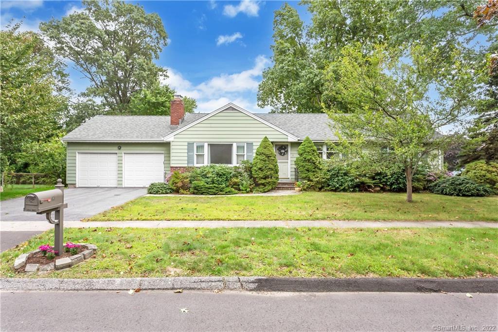 15 Sekelsky Drive Stratford CT 06614