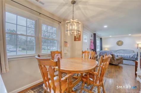 43 Manor Lane South Windsor CT 06074