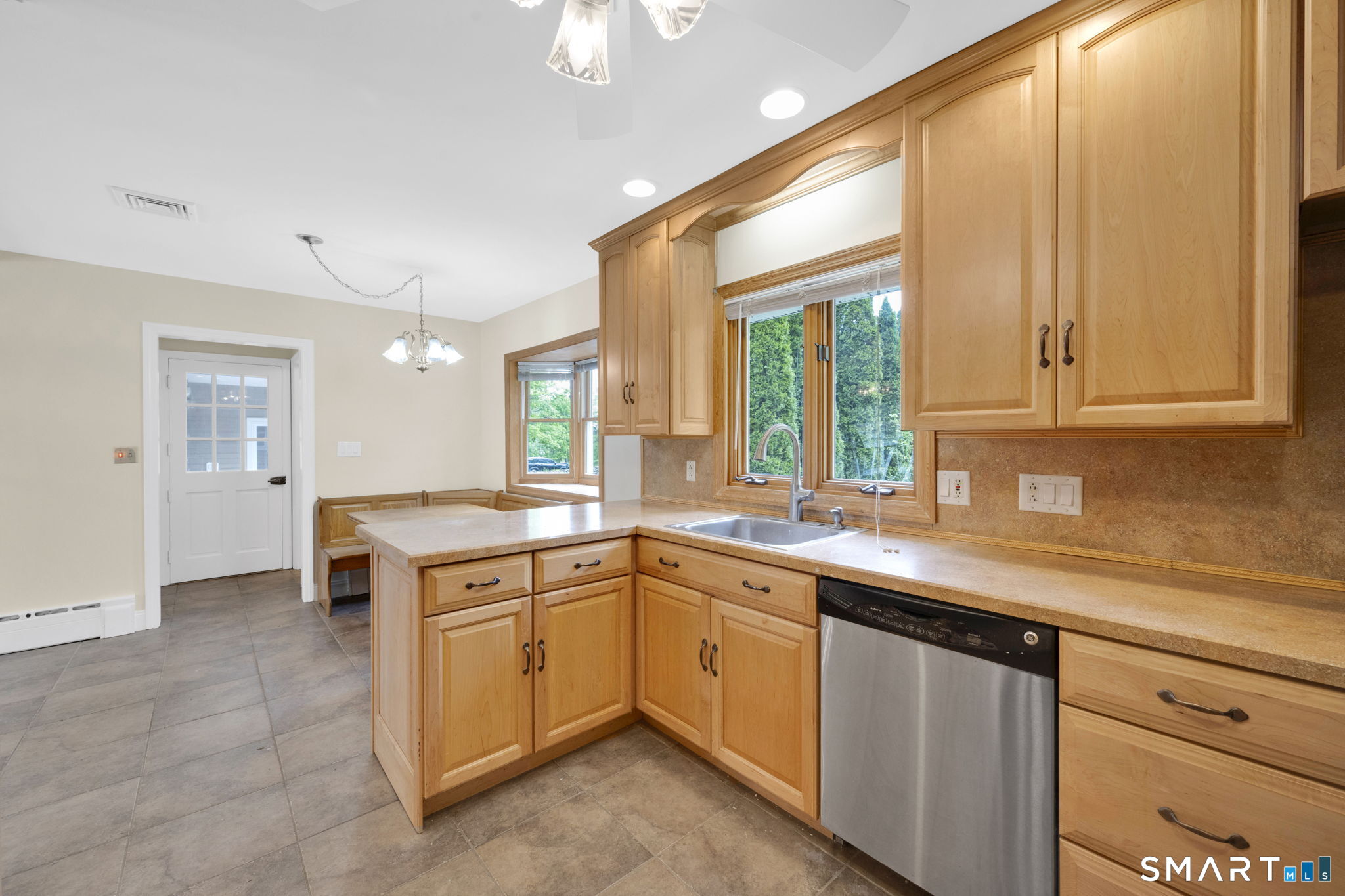 12 Unity Drive Trumbull CT 06611