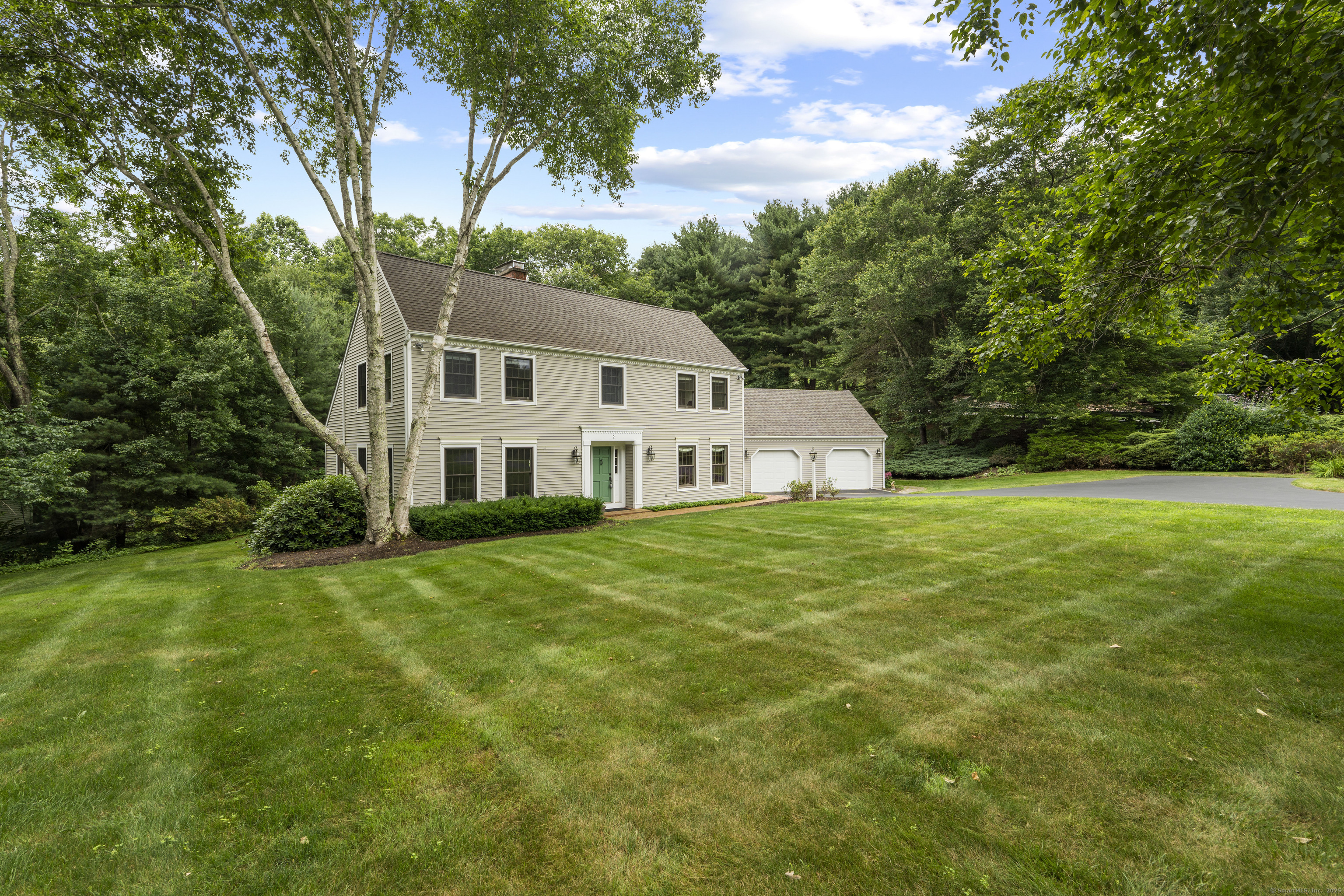 2 Applewood Common East Lyme CT 06333