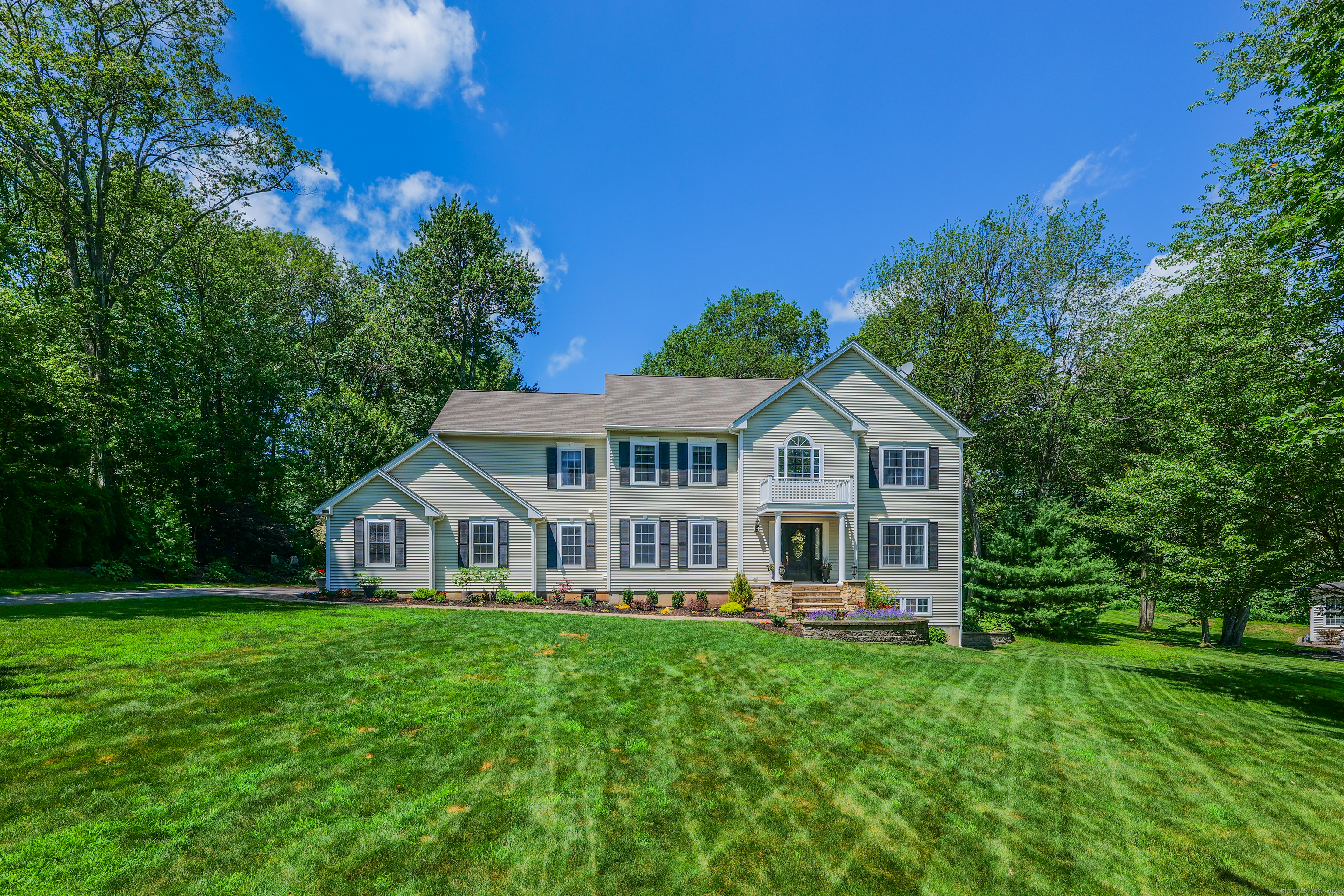 66 Warren Glen Burlington CT 06013