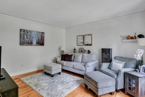 66 Warren Glen Burlington CT 06013