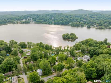 19 Calverton Drive New Fairfield CT 06812
