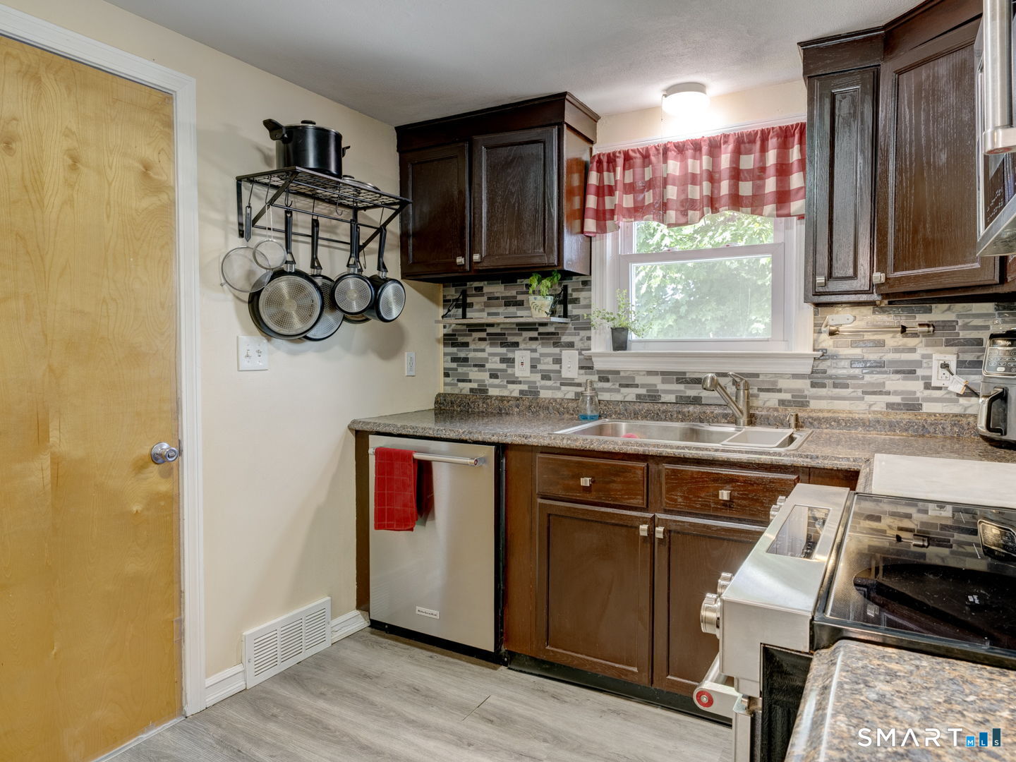 839 Center Street Manchester CT 06040