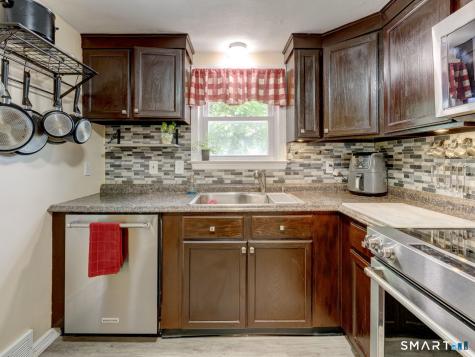 839 Center Street Manchester CT 06040