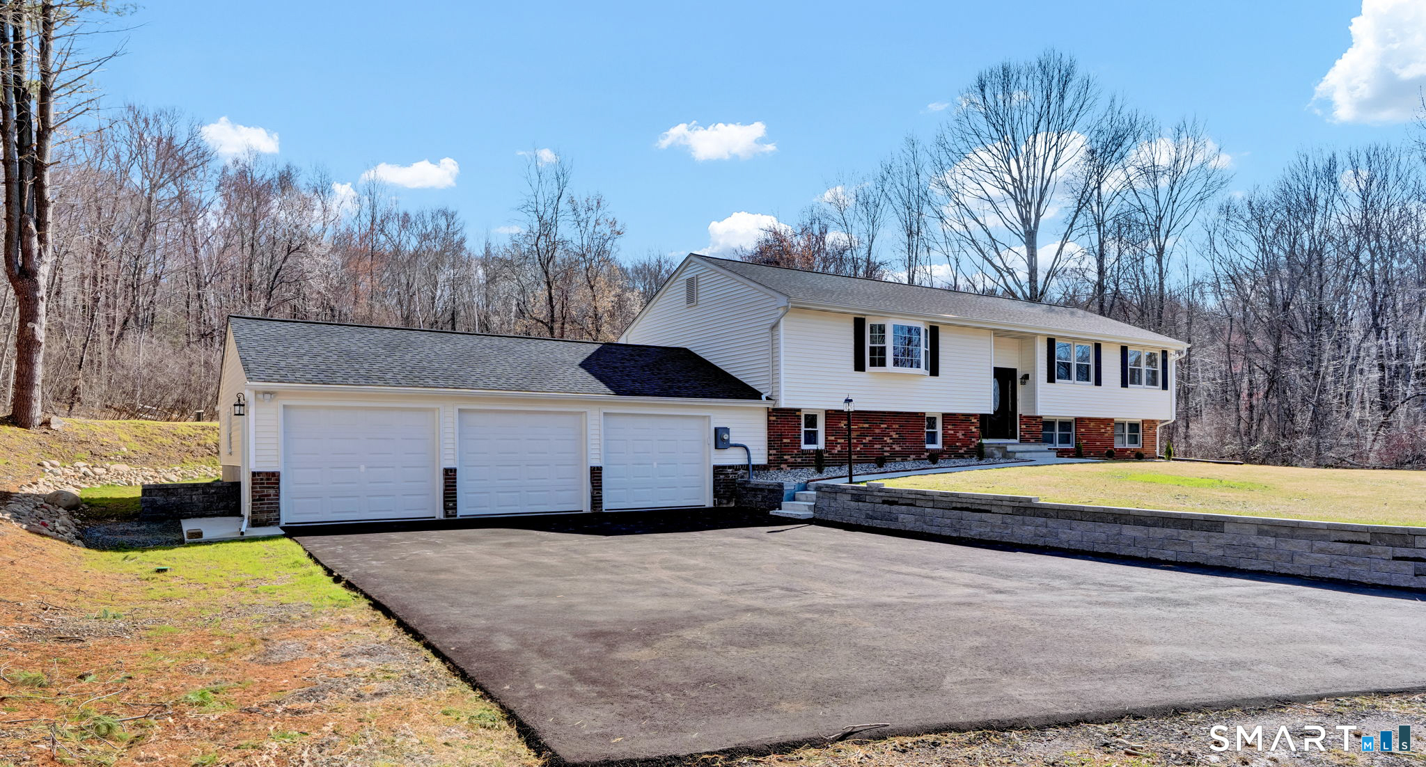 Granby CT, 111 Mountain Road