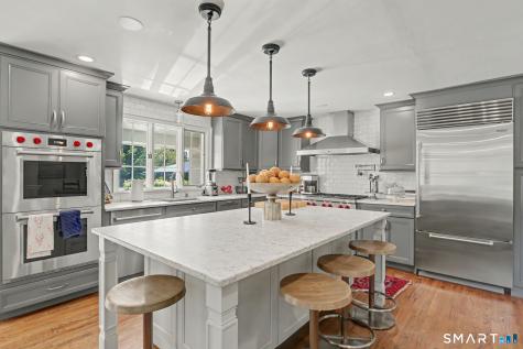 1835 Cross Highway Fairfield CT 06824