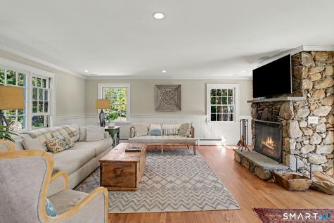 1835 Cross Highway Fairfield CT 06824