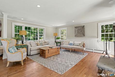 1835 Cross Highway Fairfield CT 06824