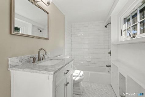 1835 Cross Highway Fairfield CT 06824