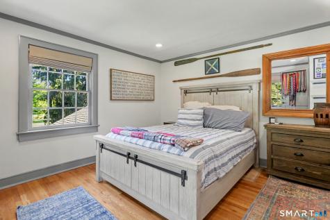 1835 Cross Highway Fairfield CT 06824