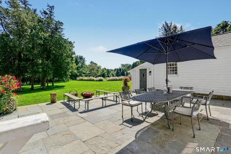 1835 Cross Highway Fairfield CT 06824