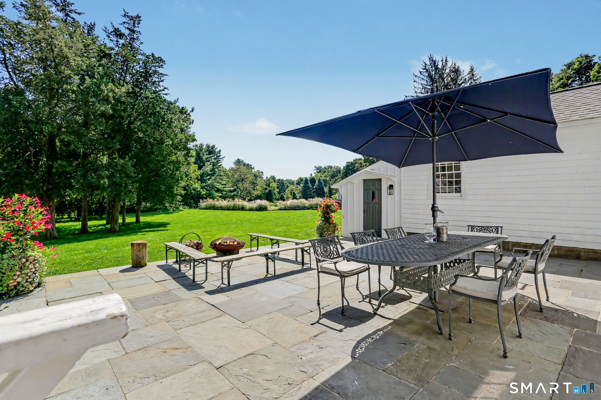 1835 Cross Highway Fairfield CT 06824