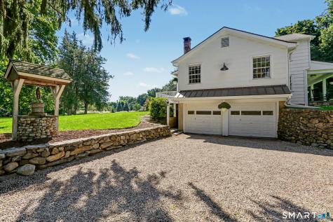 1835 Cross Highway Fairfield CT 06824