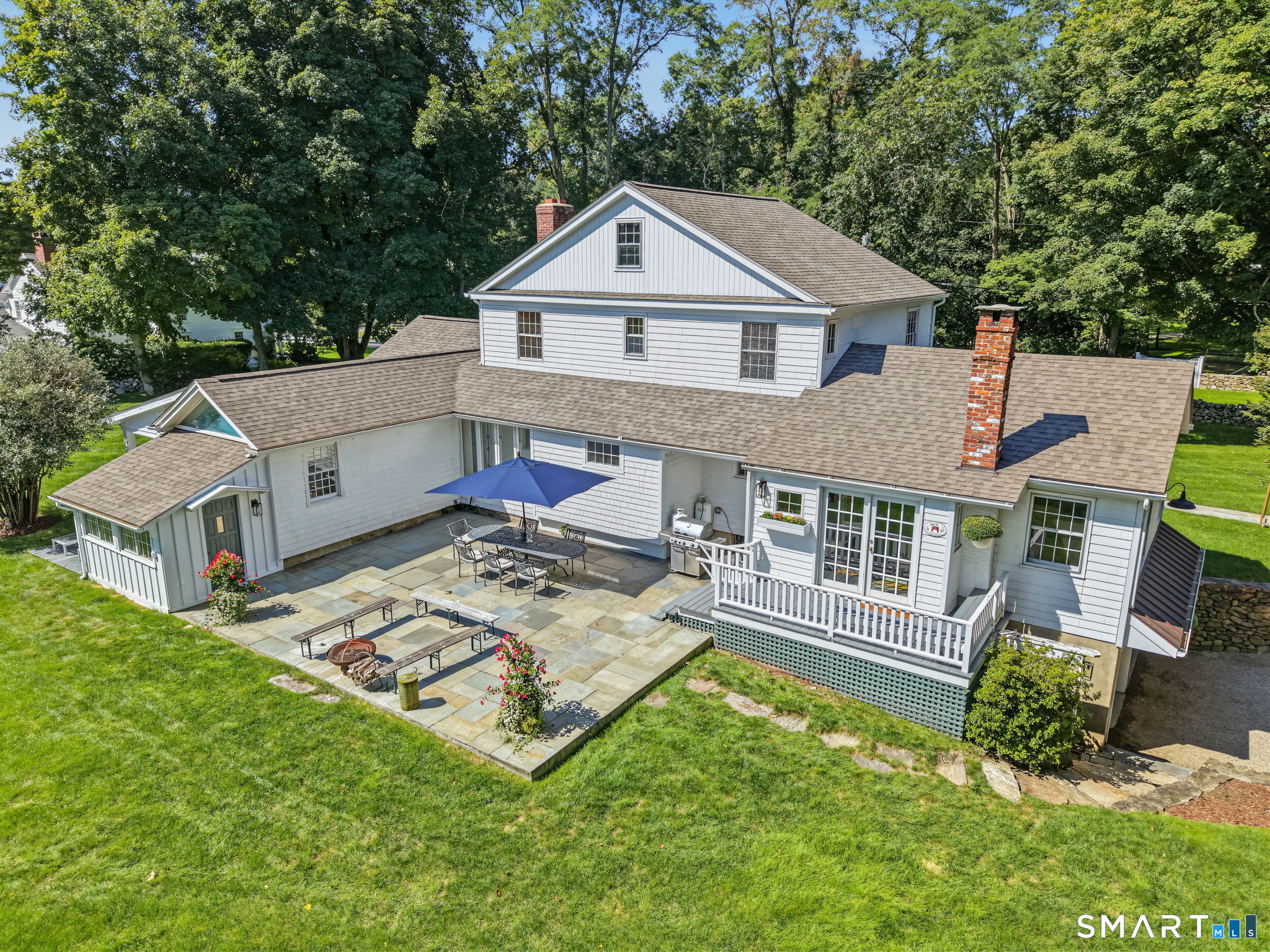 1835 Cross Highway Fairfield CT 06824