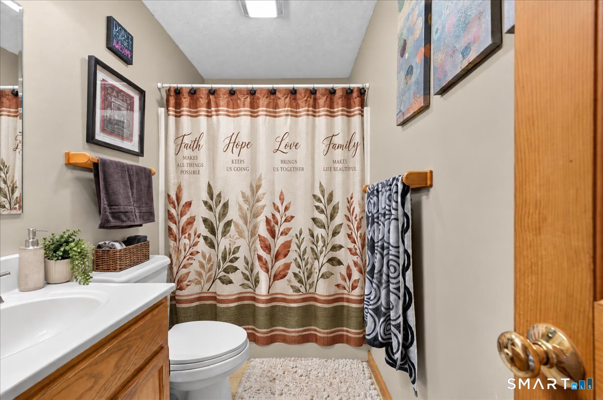 45 Wolf Den Drive Pomfret CT 06259
