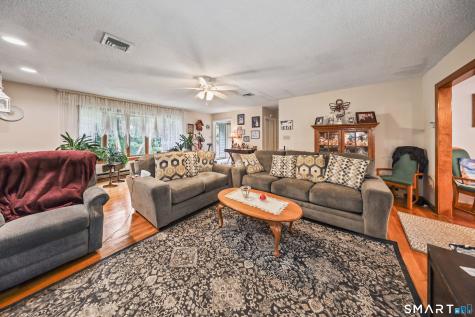 2780 Meriden Waterbury Tpke Turnpike Southington CT 06444