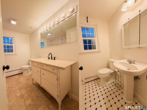 7 Old Colony Road North Stonington CT 06359