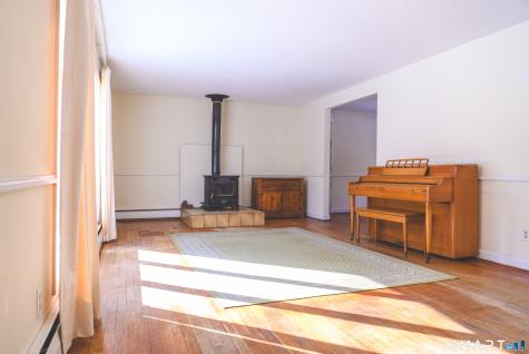 7 Old Colony Road North Stonington CT 06359