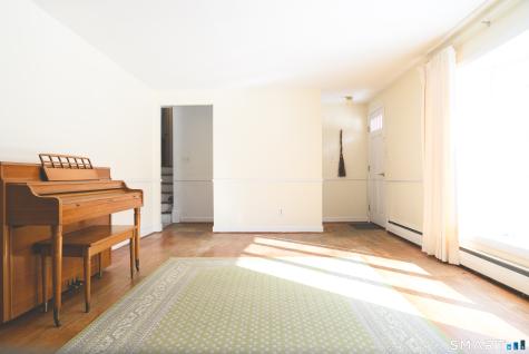 7 Old Colony Road North Stonington CT 06359