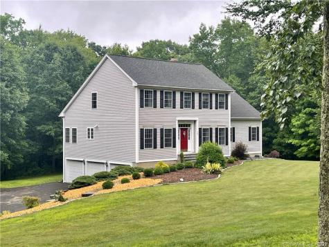 107 Stagecoach Road Woodbury CT 06798