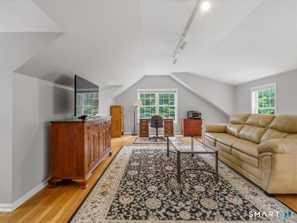 9 Inwood Drive Guilford CT 06437