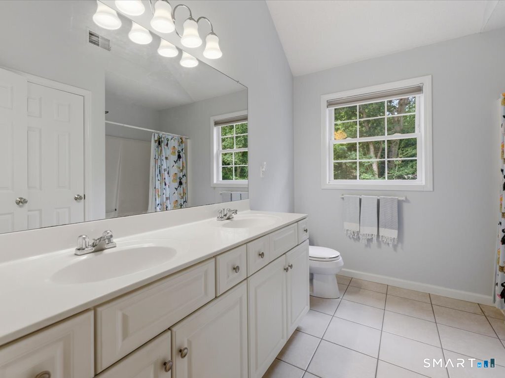 9 Inwood Drive Guilford CT 06437