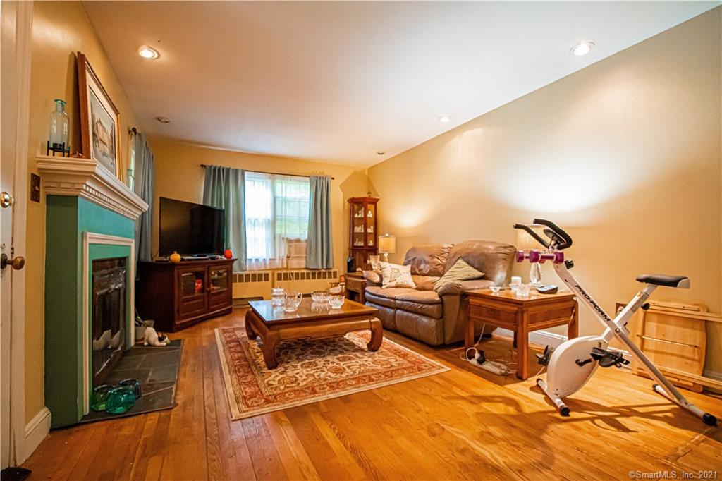 181 Cannon Street Hamden CT 06518