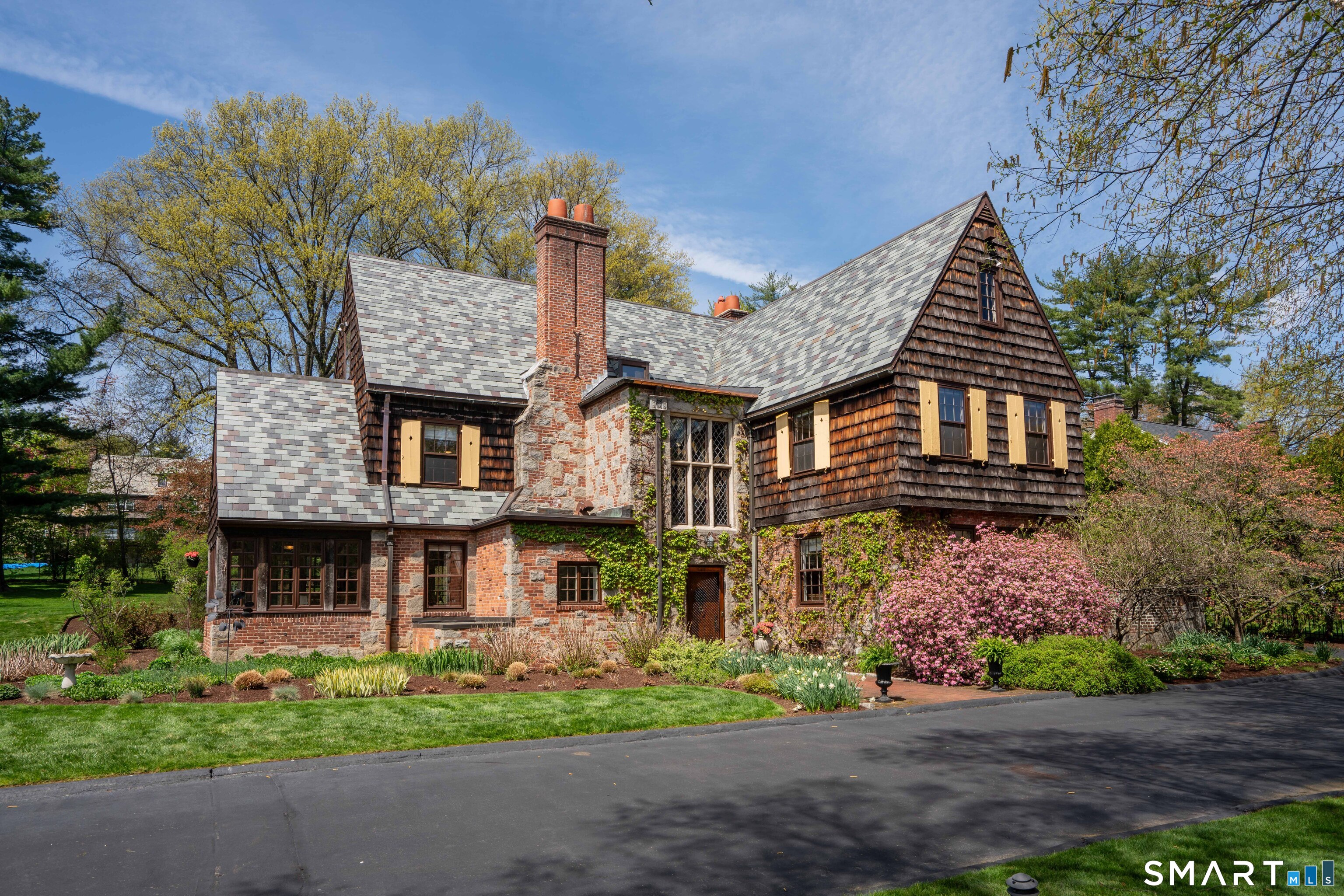 155 Scarborough Street Hartford CT 06105