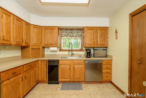 81 White Plains Road Norwich CT 06360