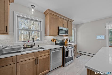 60 Deerfield Ridge Drive Groton CT 06355