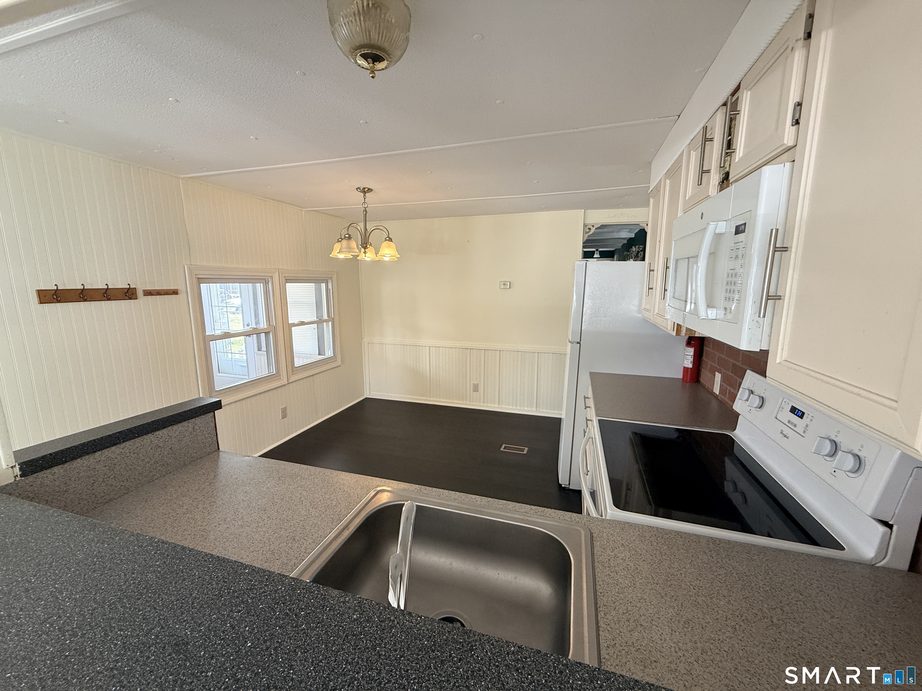 19 Pine Street East Windsor CT 06088