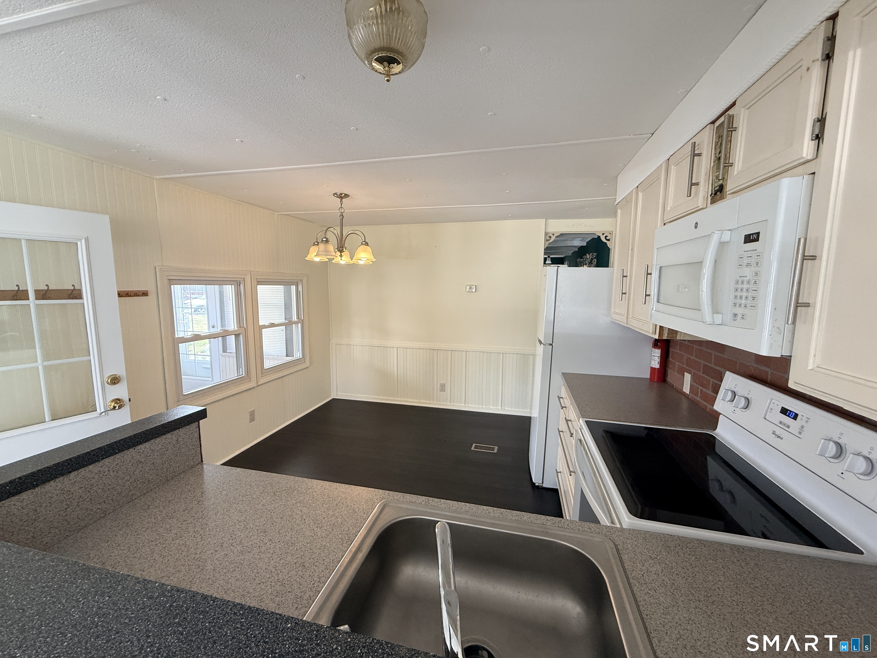 19 Pine Street East Windsor CT 06088