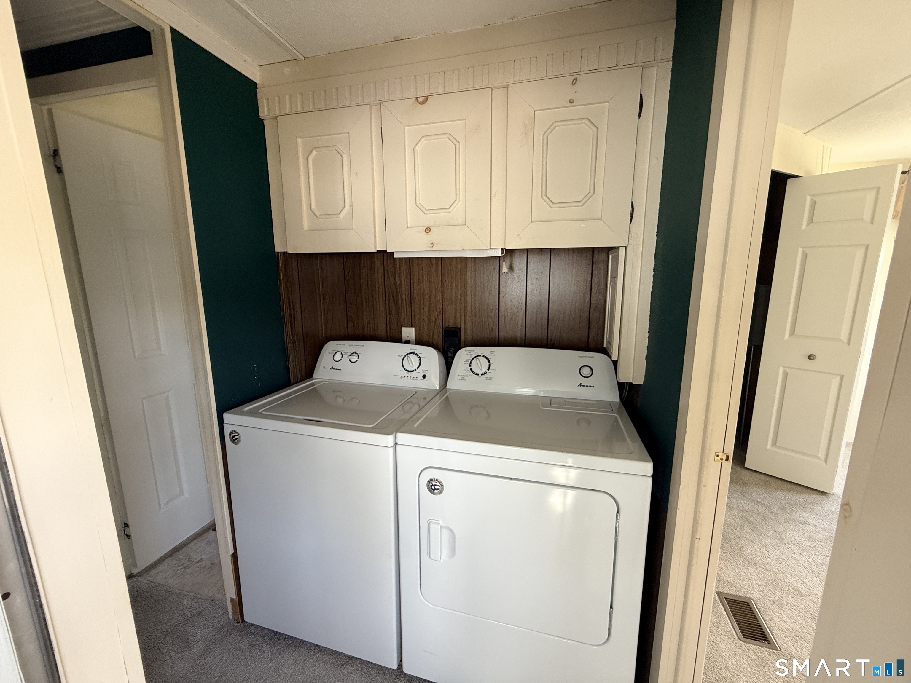 19 Pine Street East Windsor CT 06088