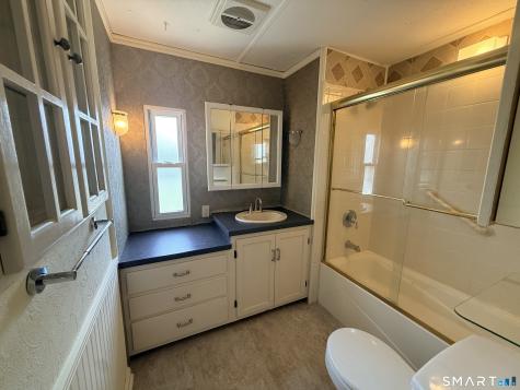19 Pine Street East Windsor CT 06088