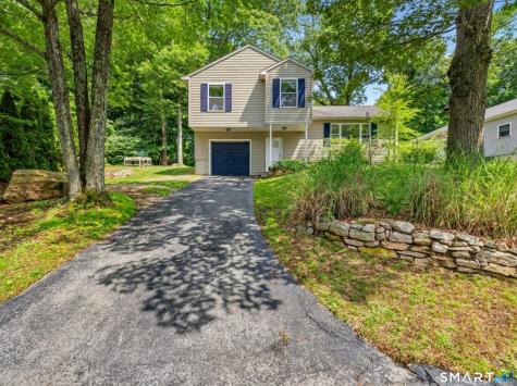 46 Spring Glen Road East Lyme CT 06357