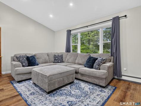 46 Spring Glen Road East Lyme CT 06357