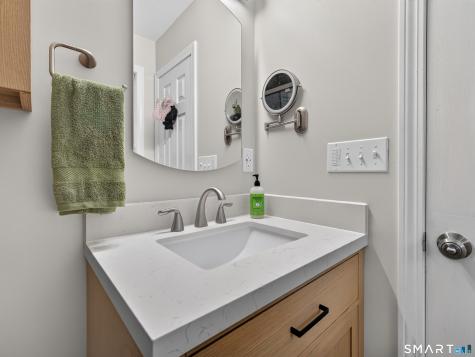 46 Spring Glen Road East Lyme CT 06357
