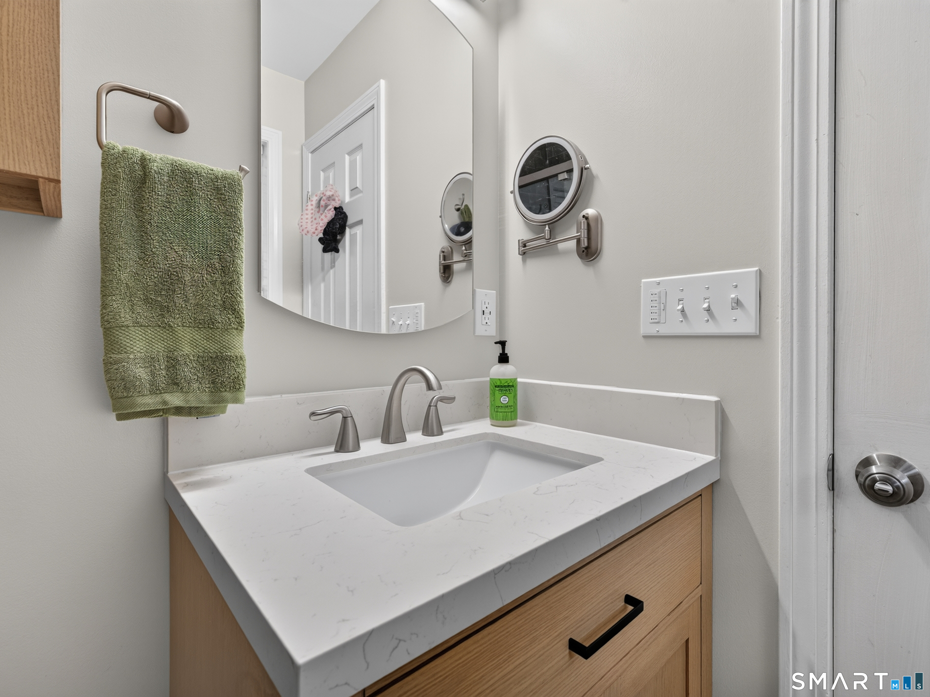 46 Spring Glen Road East Lyme CT 06357