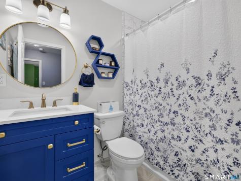 46 Spring Glen Road East Lyme CT 06357
