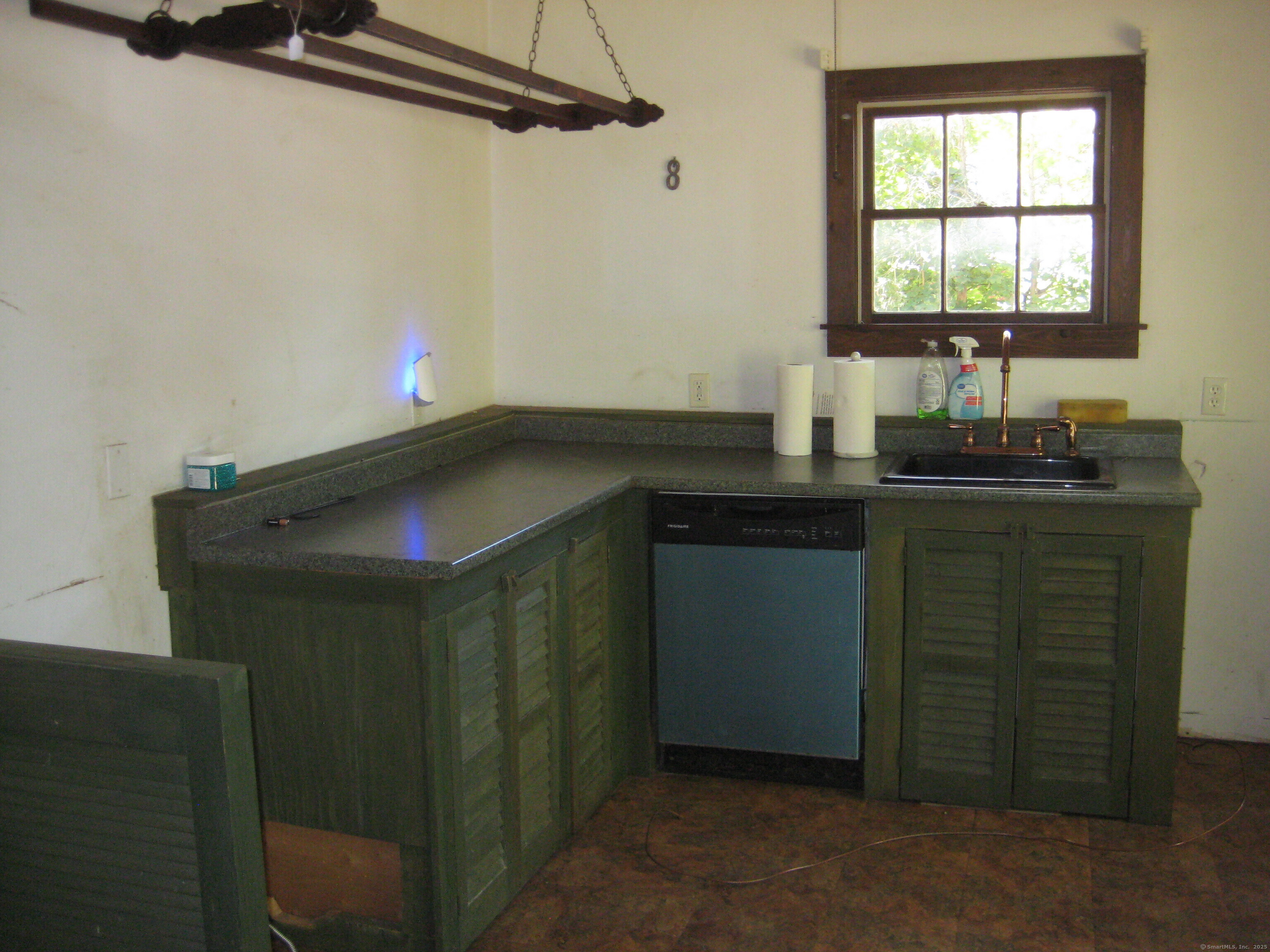 8 Vergason Avenue Norwich CT 06360