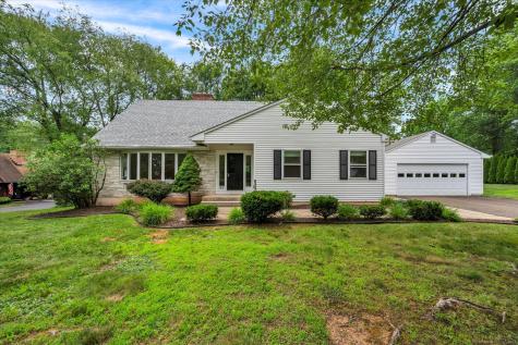 24 Iron Gate Lane Cromwell CT 06416