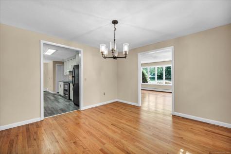 24 Iron Gate Lane Cromwell CT 06416