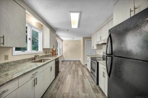 24 Iron Gate Lane Cromwell CT 06416