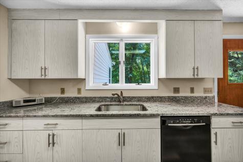 24 Iron Gate Lane Cromwell CT 06416