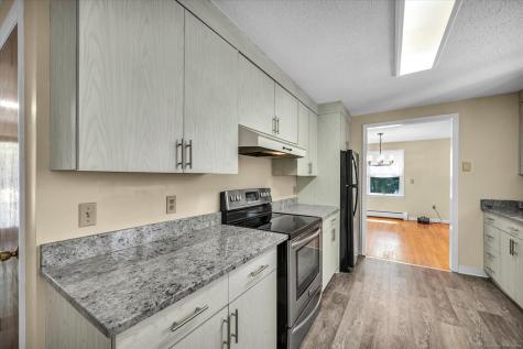 24 Iron Gate Lane Cromwell CT 06416