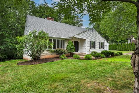 24 Iron Gate Lane Cromwell CT 06416