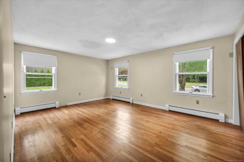 24 Iron Gate Lane Cromwell CT 06416