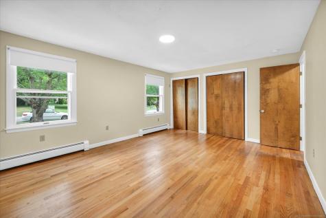 24 Iron Gate Lane Cromwell CT 06416