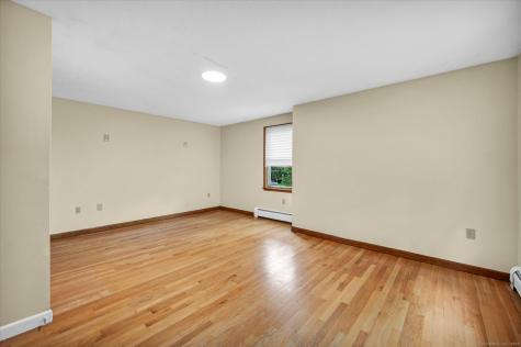 24 Iron Gate Lane Cromwell CT 06416